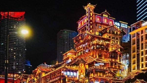 人均收入不到上海一半的重庆，为何能超越上海成为“消费第一城”？