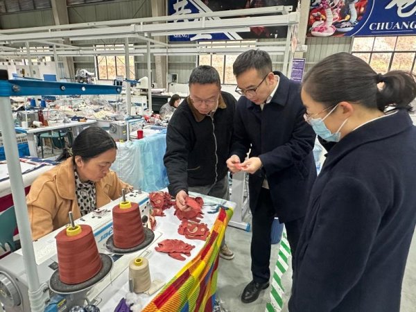工行凯里麻江支行：200万元金融“活水”润苗绣 “贷”动非遗锦绣前程